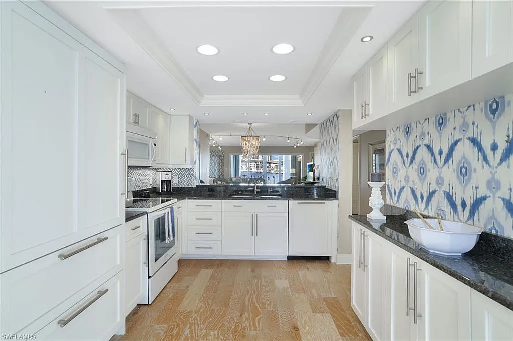 2 bed, 2.0 bath, 1574 sqft, $13,000 — Photo 3