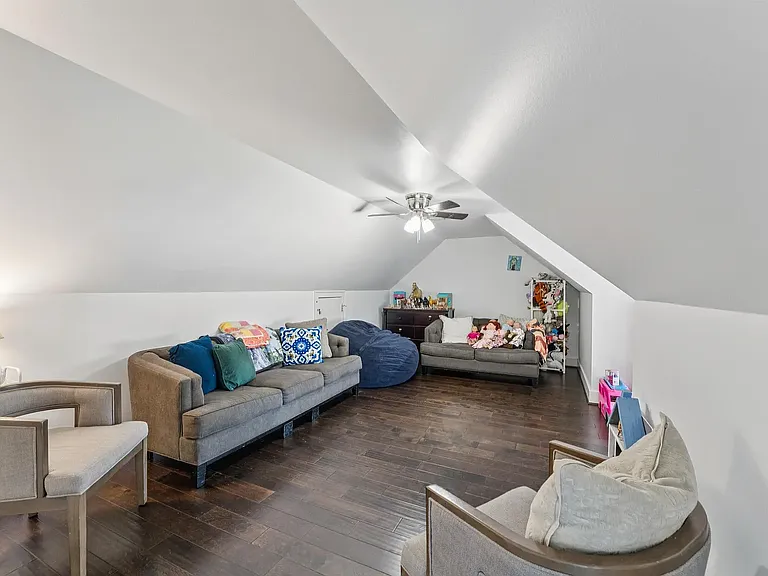 1033 Evan Cir — Photo 10