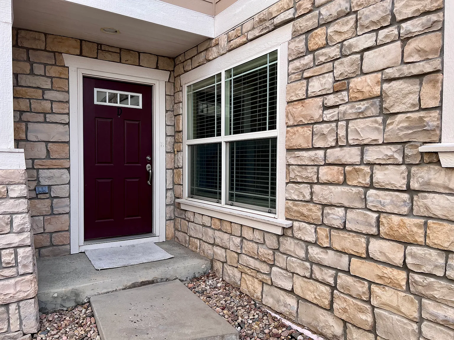 3 bed, 2.5 bath, 1745 sqft, $2,575 — Photo 3