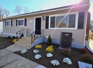 13720 Knowles St, Woodbridge, VA 22191