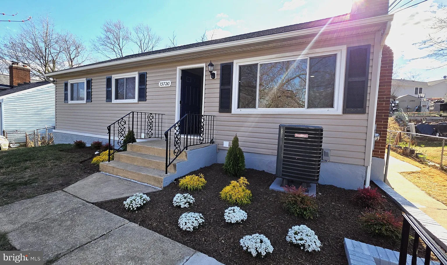 13720 Knowles St photo 1