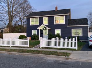 47 Academy Ln, Levittown, NY 11756