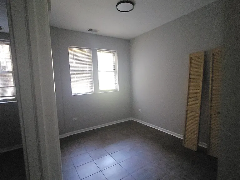 5717 N Kimball Ave #B — Photo 8
