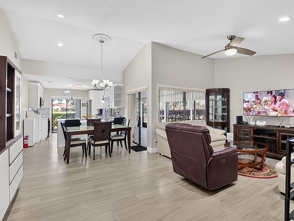 4th image of 5750 Parkwalk Circle E