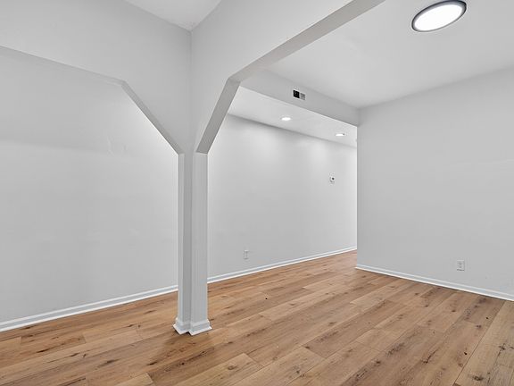 5th image of 3147 Texas Ave