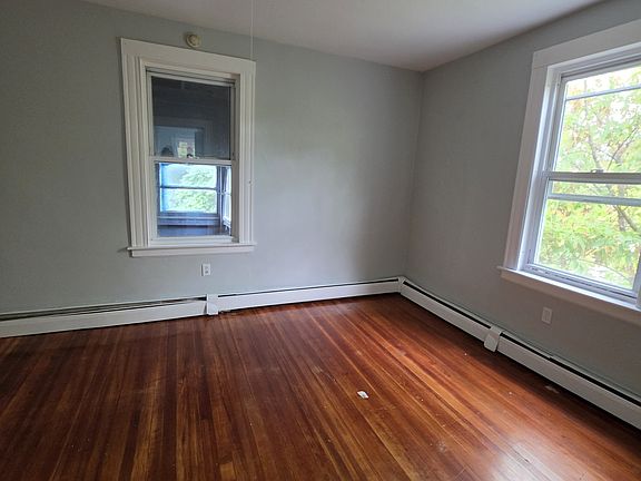 4th image of 147 Lawlor St APT 3S