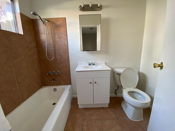 2nd image of 225 Palmetto Dr #3