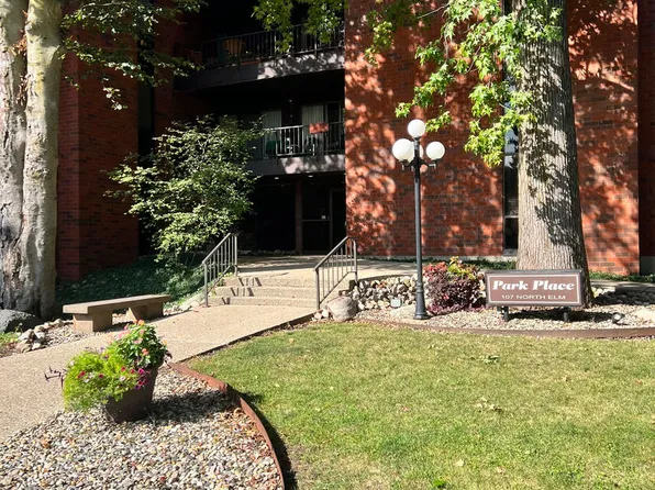 107 N Elm St APT 103, Champaign, IL 61820