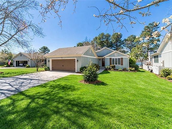 5th image of 3614 N River Rd