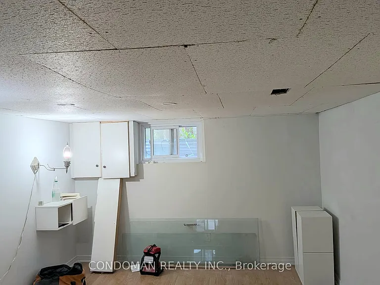22 Fairfield Ave #BASEMENT — Photo 4