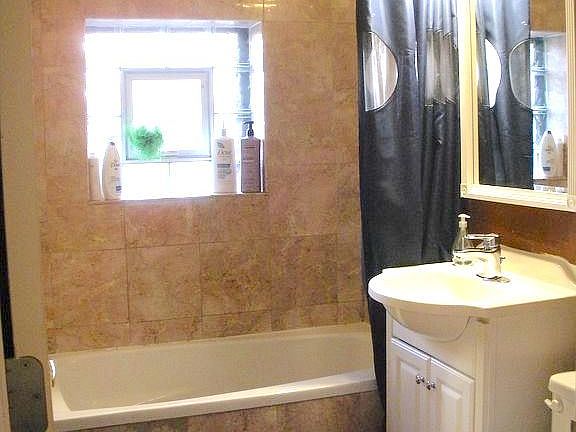 4th image of 1301 E 71st Pl APT 1S