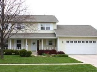 212 Crestview Ln, De Pere, WI 54115