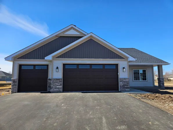 741 Saint James Cir, Litchfield, MN 55355
