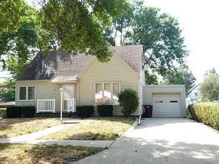 2nd image of 310 W 18th St
