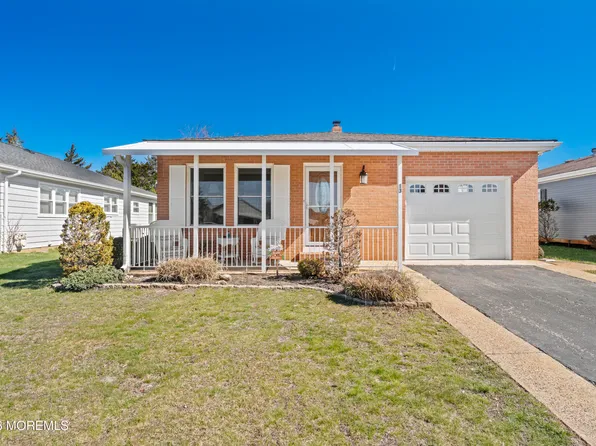 13 Greenville Court, Toms River, NJ 08757