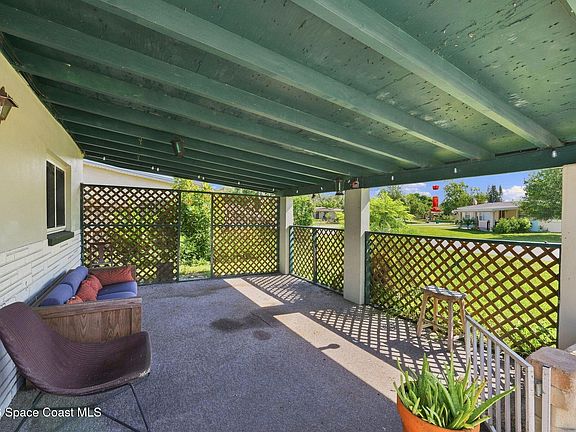 4th image of 1026 Holland St