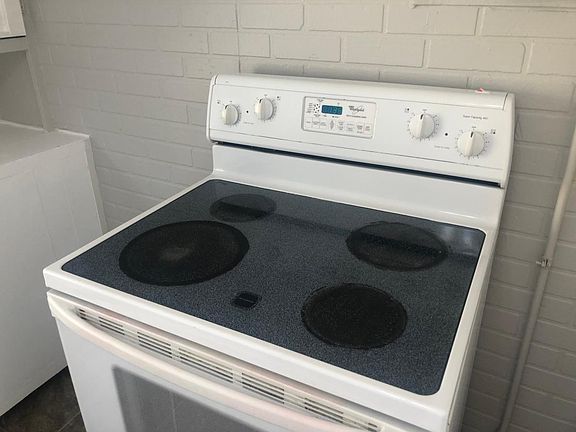 5th image of 542 Hazel St N APT 3