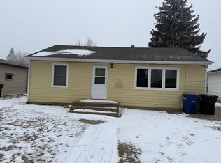 951 Park Ave, Dickinson, ND 58601