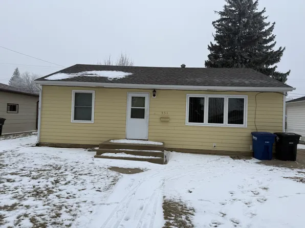 951 Park Ave, Dickinson, ND 58601