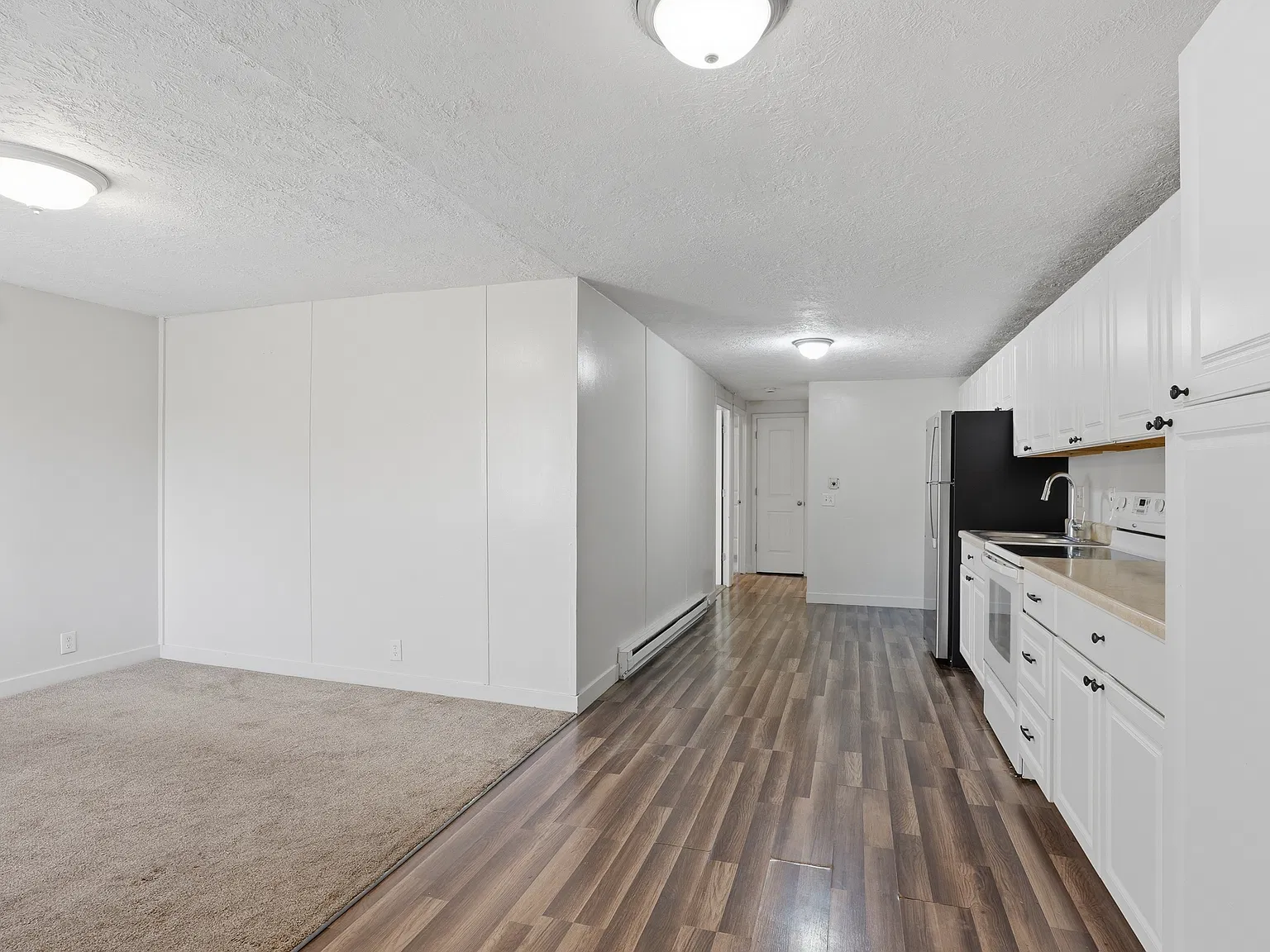 831 W Lennox St - 1 — Photo 2