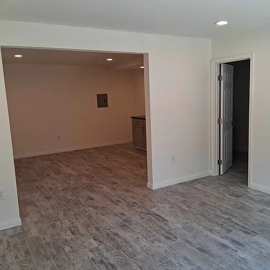 1677 Sunnydale Ave — Photo 3