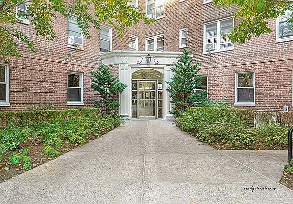 2nd image of 72-81 113th St #Wg7