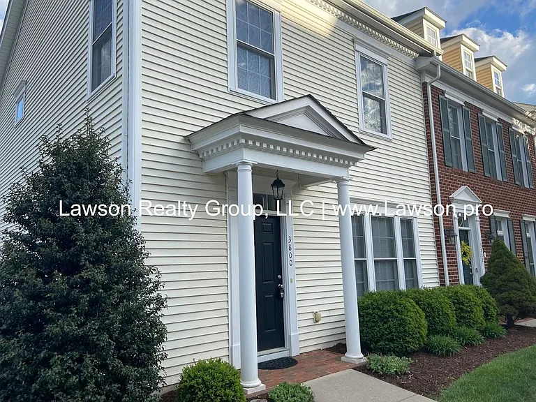 3800 Greenway Dr SW — Photo 3