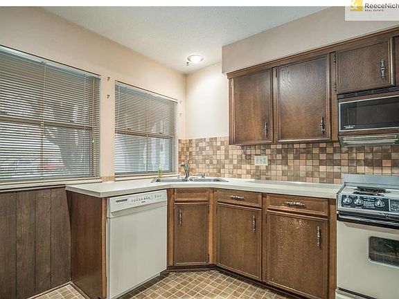 5th image of 10213 Robinson St