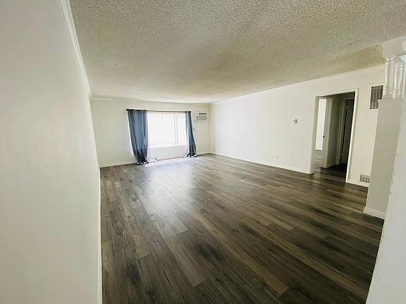 3rd image of 5231 Zelzah Ave APT 7