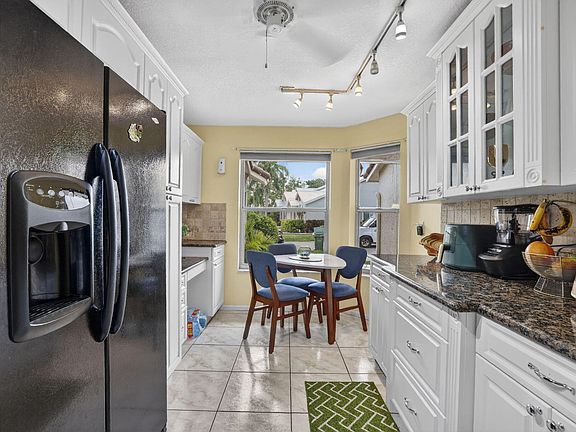 3rd image of 7426 Pinewalk Drive S #19-4