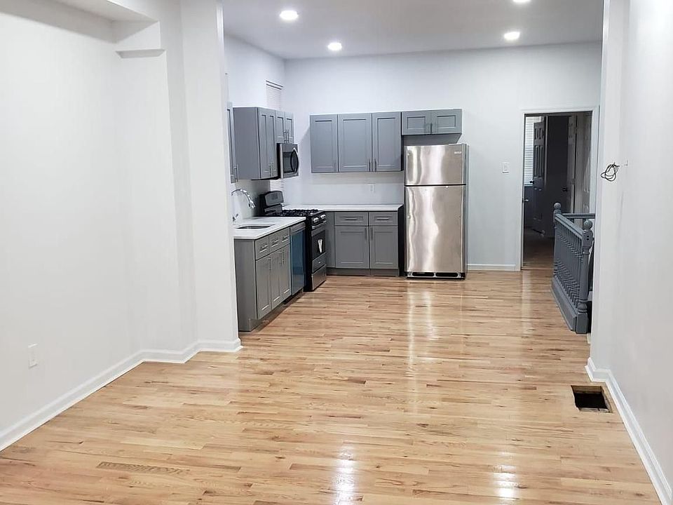 1st image of 5045 Walnut St #C