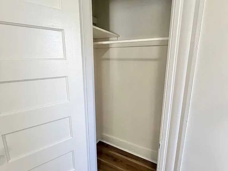 699 Stanley St — Photo 21