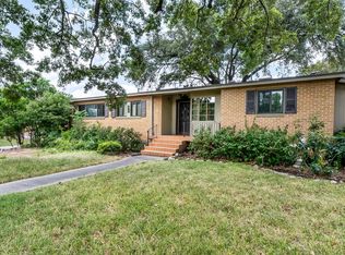 222 Robinhood Pl, San Antonio, TX 78209