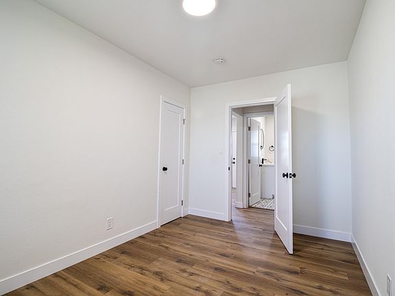 5th image of 10819 S Western Ave #1/4