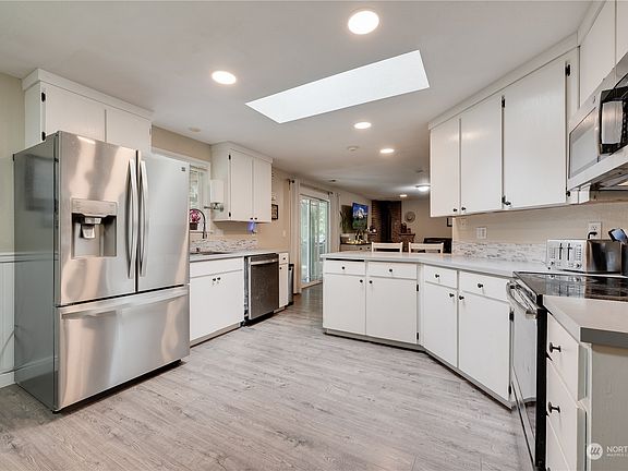 4th image of 13808 100th Avenue NW