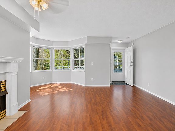 5th image of 13706 74th Ave #54