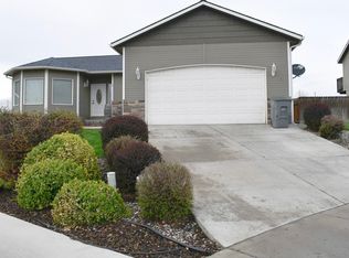 506 Virginia Ct, Zillah, WA