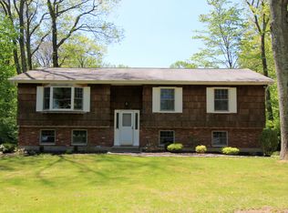 2975 Hickory St, Yorktown Heights, NY 10598