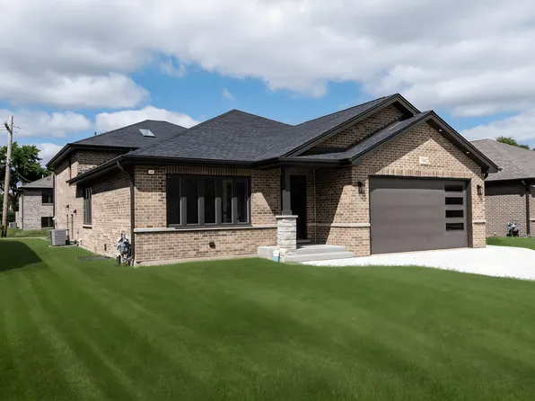 7942 W 74th St, Bridgeview, IL 60455