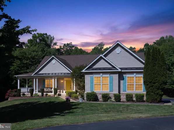 325 Gentle Breeze Cir, Fredericksburg, VA 22406
