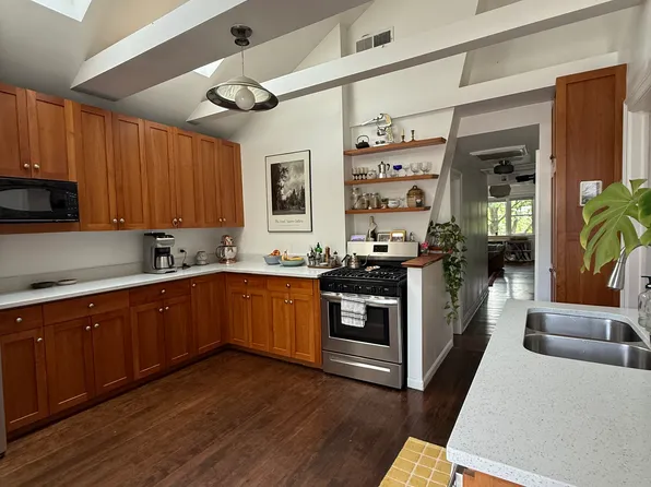 1928 W Barry Ave #2, Chicago, IL 60657