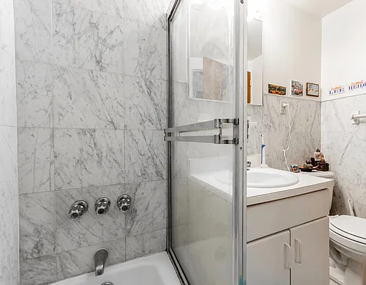 Rented by Bond New York | media 15