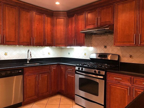 3rd image of 21968 64th Ave #2