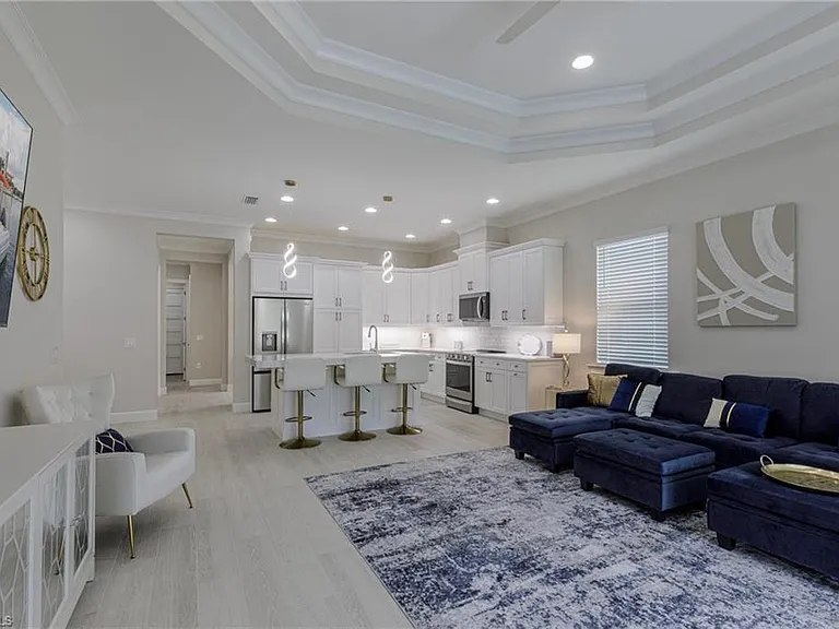 8909 Yucatan Ct — Photo 15