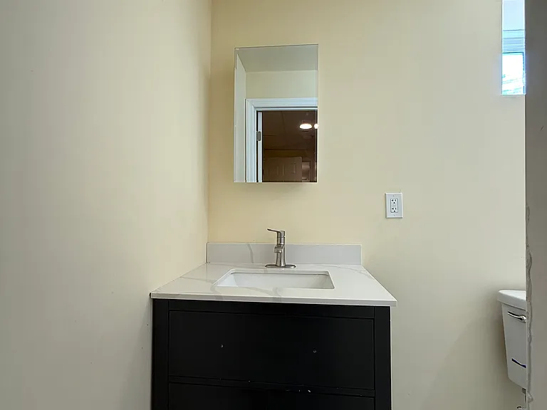 439 N Service Rd — Photo 5