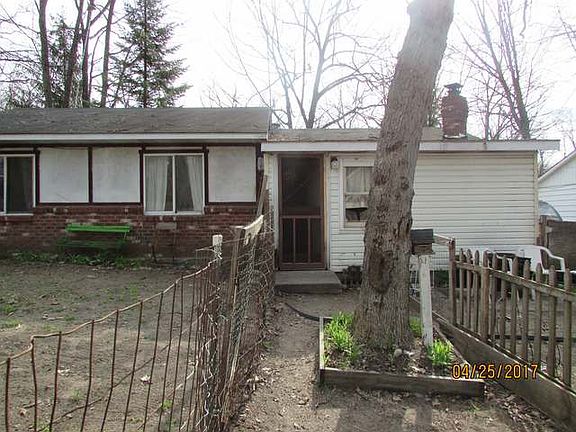 3rd image of 606 Lone Pine Dr