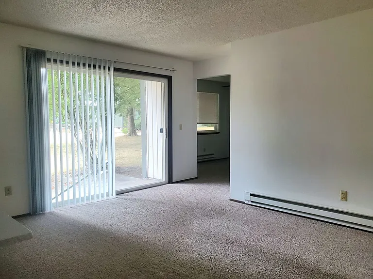 Zou - UP 4plex University Place 98466 — Photo 4
