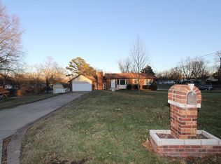 1017 Lemar Dr, Ballwin, MO