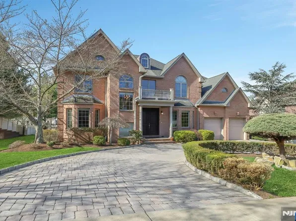 520 Homans Ave, Closter, NJ 07624