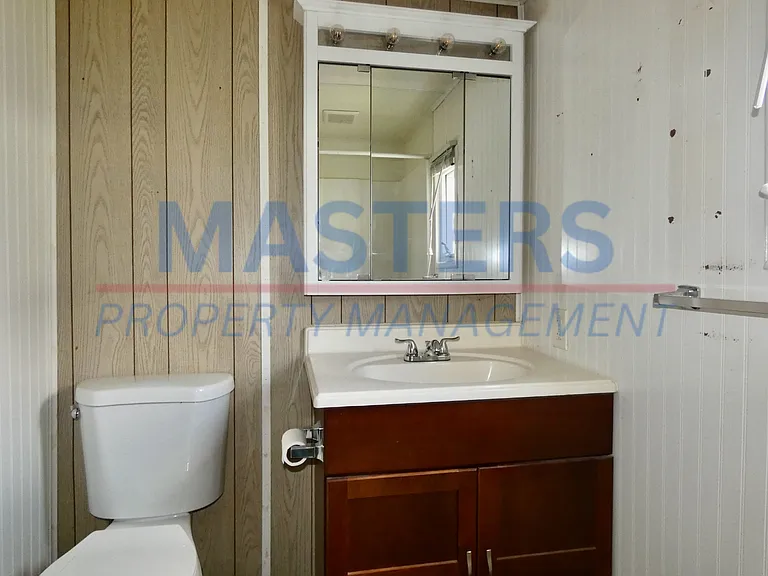 10635 Ford Rd — Photo 22